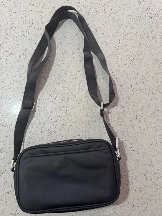lululemon athletica Black Compact Crossbody Shoulder Bag - Picture 2 of 5